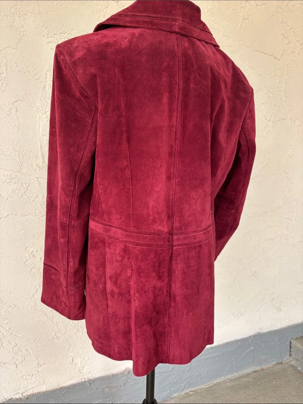 Women's Burgundy Suede Zip-Front Jacket - Picture 5 of 8